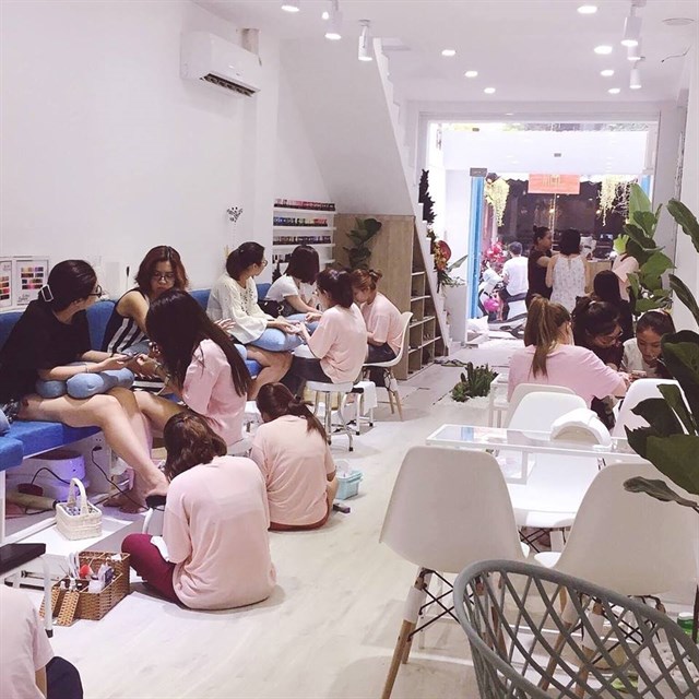 Tiệm nail Sài Gòn: Tiệm nail Sài Gòn là lựa chọn hoàn hảo cho những ai muốn làm đẹp cho bản thân. Không những có chất lượng tuyệt vời mà giá cả cũng rất hợp lý. Nơi đây đang trở thành điểm đến yêu thích của nhiều khách hàng.